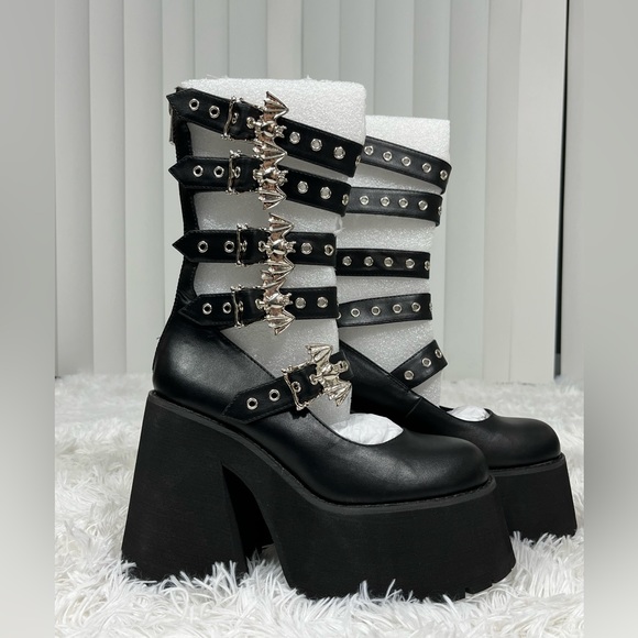 TRICKZ N’ TREATZ Batty Nights Faux Leather Platform Mary Janes Bat Buckles 9 - Picture 4 of 11